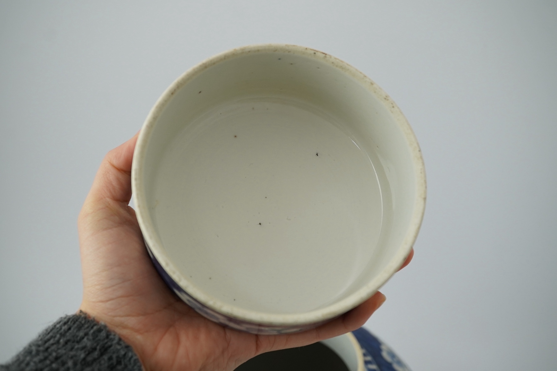 A large Chinese blue and white ‘Hundred Antiques’ jar and cover, late 19th century